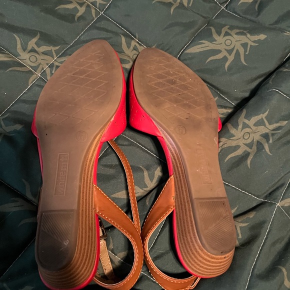 White Mountain Red X Flats - Picture 3 of 6